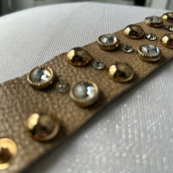 Necklace and two bracelets and a skull scarf - Picture 11 of 16